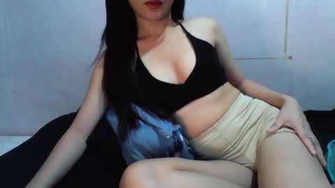 Snapshot of _yourmyonlyb_22 chatting on December 15, 5:10 pm cherry online show from December 15, 5:10 pm
