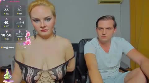 Snapshot of _yourpleasure_ chatting on January 10, 6:49 pm Candice and Mark online show from January 10, 6:49 pm