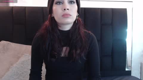 Yuyi online show from February 2, 11:19 am