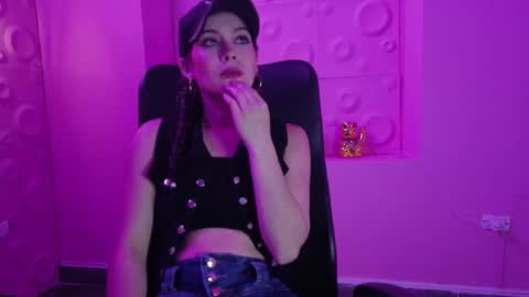 Yuyi online show from November 10, 12:26 pm