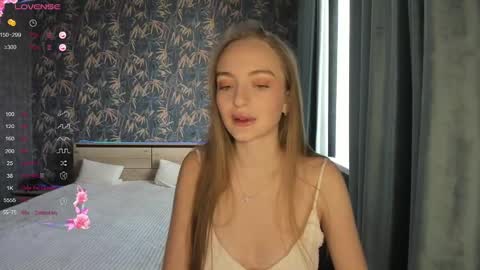 Snapshot of a_delina chatting on February 10, 8:31 am Adelina online show from February 10, 8:31 am