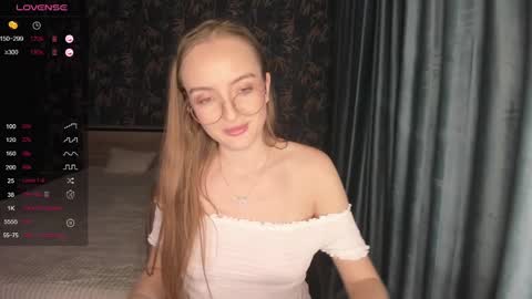 Snapshot of a_delina chatting on March 6, 4:07 pm Adelina online show from March 6, 4:07 pm