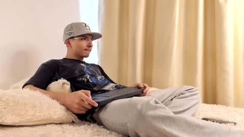 alejo online show from December 1, 9:26 pm