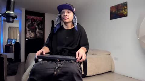 alejo online show from December 12, 4:15 am