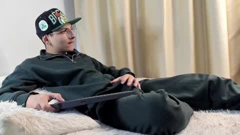 alejo online show from December 14, 4:12 am