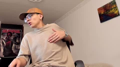 alejo online show from December 25, 8:40 am