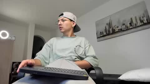 alejo online show from March 11, 2:54 am