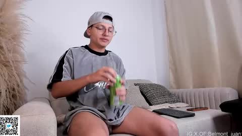 a_lejandro_0_8 online show from April 21, 8:42 am