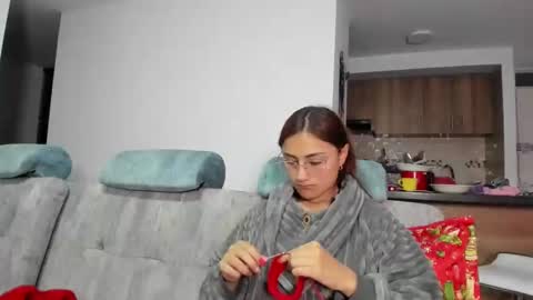 Snapshot of a_sexy_couple__ chatting on December 6, 11:36 pm A Sexy Couple online show from December 6, 11:36 pm