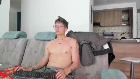 Snapshot of a_sexy_couple__ chatting on January 22, 7:03 pm A Sexy Couple online show from January 22, 7:03 pm