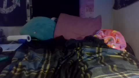 Snapshot of a_twinkie chatting on February 27, 12:43 am Chris online show from February 27, 12:43 am