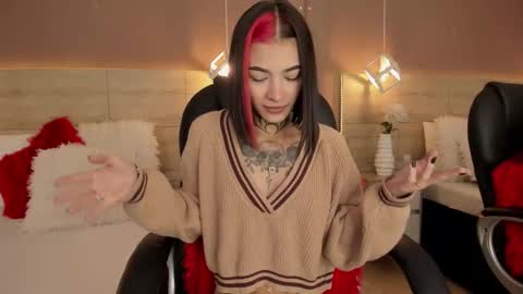 Luni  online show from February 2, 3:33 pm