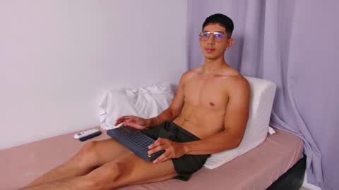 Axel online show from October 15, 2:01 am