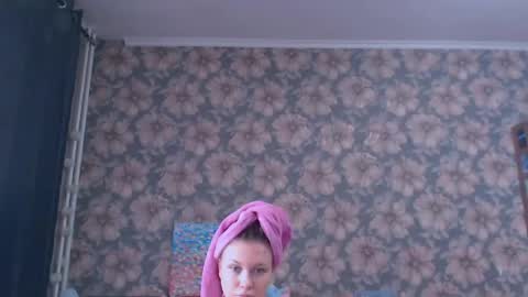 Alice online show from April 22, 12:28 pm