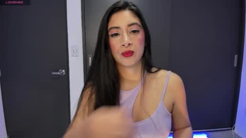 Snapshot of aandreamartinez1 chatting on October 22, 1:17 am andrea online show from October 22, 1:17 am