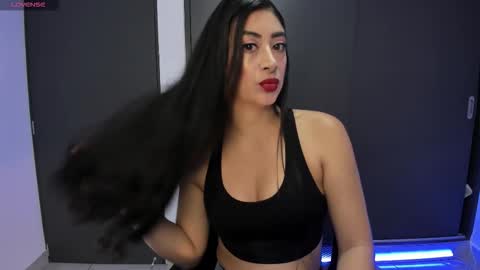 Snapshot of aandreamartinez1 chatting on November 16, 11:21 pm andrea online show from November 16, 11:21 pm