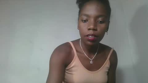 Snapshot of aangevelo chatting on November 5, 11:43 am aangevelo online show from November 5, 11:43 am