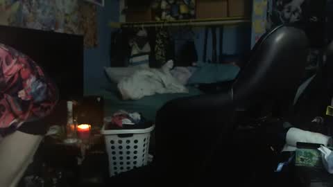 Snapshot of aaron111dub chatting on December 2, 6:41 am NorCalLongSlong online show from December 2, 6:41 am