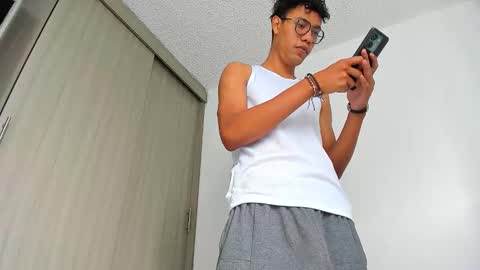 Snapshot of aaron_blake08 chatting on January 6, 1:37 pm Aaron Blake08 online show from January 6, 1:37 pm