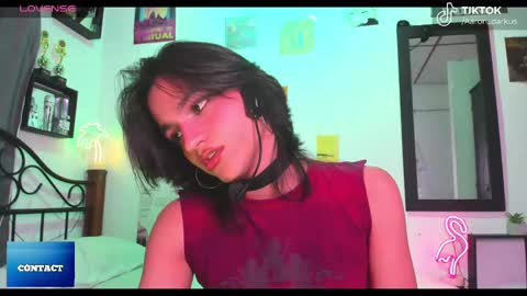 Snapshot of aaron_darkus chatting on September 28, 12:38 am Aaron online show from September 28, 12:38 am