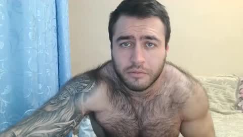 Snapshot of aaron_royal chatting on December 12, 6:31 pm Davin tayl online show from December 12, 6:31 pm