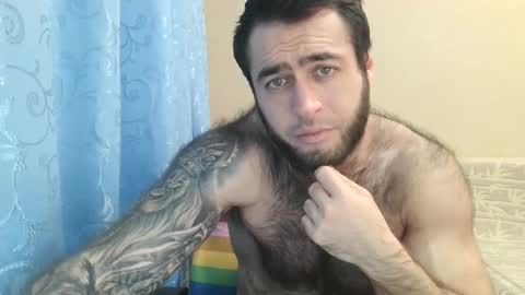 Snapshot of aaron_royal chatting on January 1, 6:16 pm Davin tayl online show from January 1, 6:16 pm