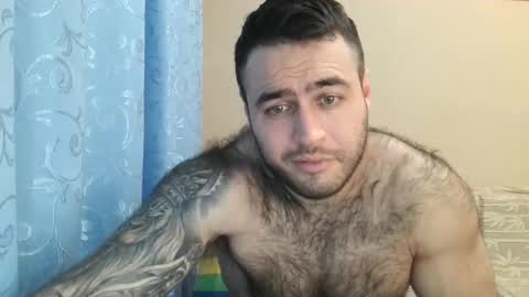 Snapshot of aaron_royal chatting on January 27, 3:18 pm Davin tayl online show from January 27, 3:18 pm