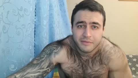 Snapshot of aaron_royal chatting on February 12, 6:40 pm Davin tayl online show from February 12, 6:40 pm