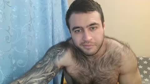 Snapshot of aaron_royal chatting on February 17, 6:26 pm Davin tayl online show from February 17, 6:26 pm