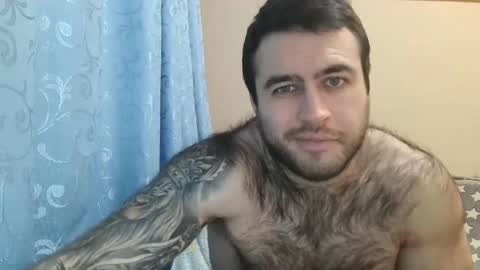 Snapshot of aaron_royal chatting on March 5, 6:34 pm Davin tayl online show from March 5, 6:34 pm