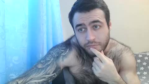 Snapshot of aaron_royal chatting on March 6, 11:58 am Davin tayl online show from March 6, 11:58 am