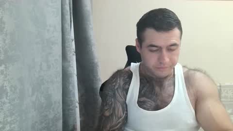 Snapshot of aaron_royal chatting on September 13, 4:40 pm Davin tayl online show from September 13, 4:40 pm