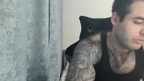 Snapshot of aaron_royal chatting on September 25, 5:27 pm Davin tayl online show from September 25, 5:27 pm