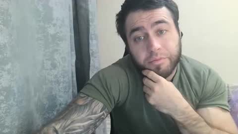 Snapshot of aaron_royal chatting on October 25, 5:08 pm Davin tayl online show from October 25, 5:08 pm