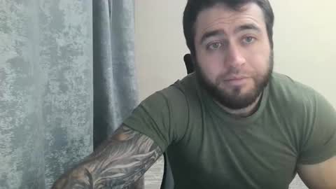 Snapshot of aaron_royal chatting on October 26, 6:25 pm Davin tayl online show from October 26, 6:25 pm