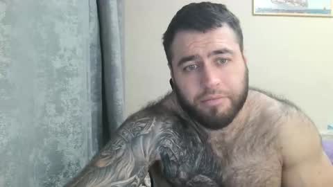 Snapshot of aaron_royal chatting on October 31, 5:03 pm Davin tayl online show from October 31, 5:03 pm