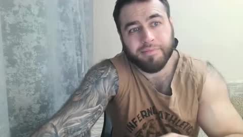 Snapshot of aaron_royal chatting on November 3, 4:41 pm Davin tayl online show from November 3, 4:41 pm