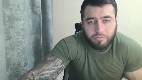 Snapshot of aaron_royal chatting on November 4, 4:39 pm Davin tayl online show from November 4, 4:39 pm