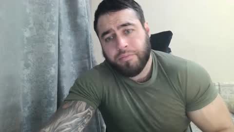 Snapshot of aaron_royal chatting on November 5, 5:02 pm Davin tayl online show from November 5, 5:02 pm