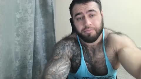 Snapshot of aaron_royal chatting on November 6, 5:25 pm Davin tayl online show from November 6, 5:25 pm