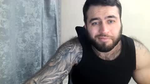 Snapshot of aaron_royal chatting on November 9, 4:05 pm Davin tayl online show from November 9, 4:05 pm