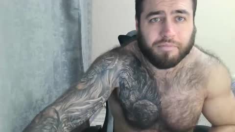 Snapshot of aaron_royal chatting on November 13, 5:12 pm Davin tayl online show from November 13, 5:12 pm