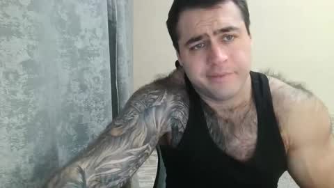 Snapshot of aaron_royal chatting on November 18, 12:31 pm Davin tayl online show from November 18, 12:31 pm