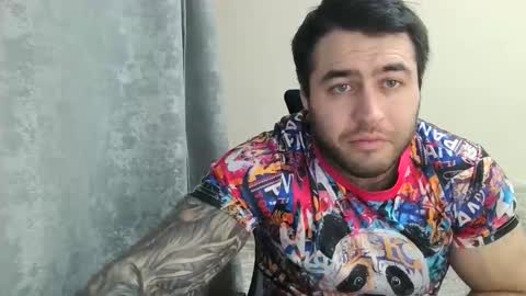 Snapshot of aaron_royal chatting on December 5, 4:47 pm Davin tayl online show from December 5, 4:47 pm