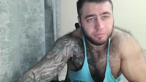 Snapshot of aaron_royal chatting on December 15, 5:50 pm Davin tayl online show from December 15, 5:50 pm