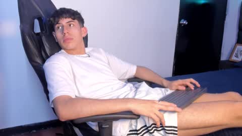 Aron online show from October 21, 6:52 pm