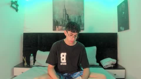 Aron online show from December 1, 2:22 pm