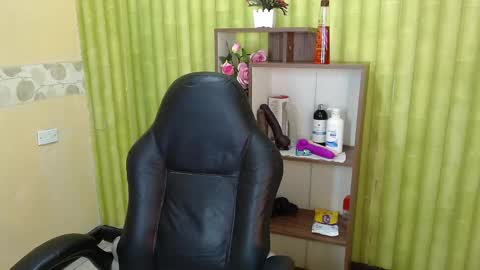 im NiallDun online show from February 17, 5:14 am