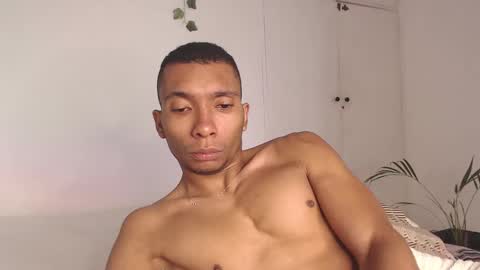 Snapshot of aaronblack1_ chatting on February 17, 2:04 pm Heyy my name is Aaron online show from February 17, 2:04 pm