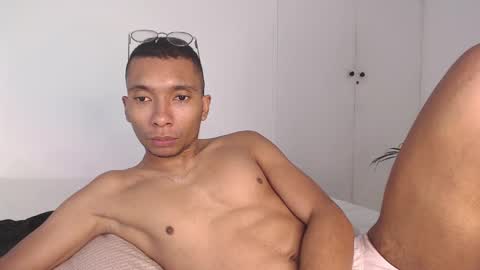 Snapshot of aaronblack1_ chatting on February 17, 5:10 pm Heyy my name is Aaron online show from February 17, 5:10 pm